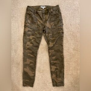 🍂🍃 Revolve Joie Camouflage Cargo Utility Skinny Mid Rise Ankle Pants Sz 28 EUC